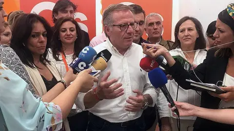 Eduardo de Castro durante la campa&ntilde;a de Ciudadanos-Melilla