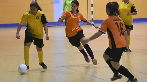 Un partido femenino de f&uacute;tbol sala
