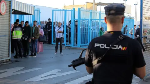 frontera polic&iacute;a nacional marruecos