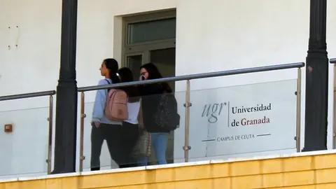 campus ugr estudiantes alumnos