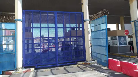 Puerta de seguridad en la frontera
