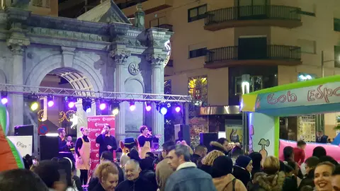 Fiesta de la C&aacute;mara de Comercio en la Plaza de los Reyes