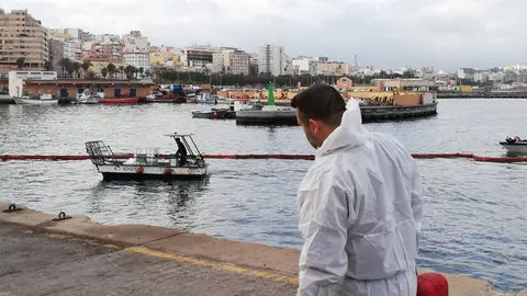 vertido puerto fuel