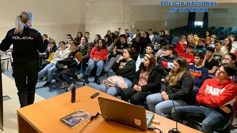 charla polic&iacute;a plan director