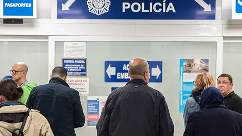 Pasajeros este lunes en la EStaci&oacute;n Mar&iacute;tima