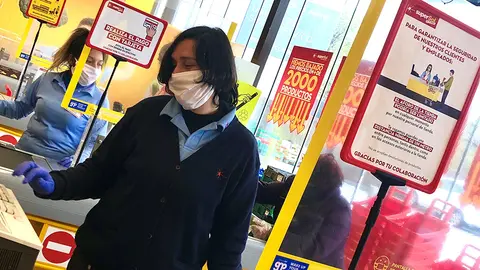 Cajera del supermercado Supersol