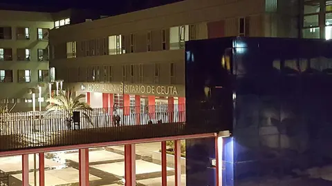 Hospital Universitario Ceuta noche