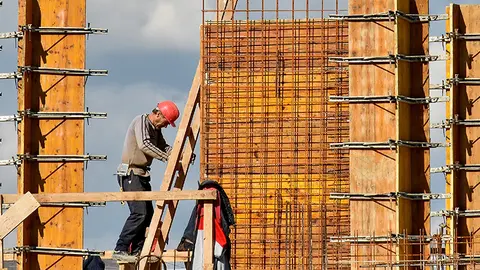 Obrero construcci&oacute;n trabajador vivienda