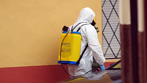 guardia civil desinfecci&oacute;n nbq