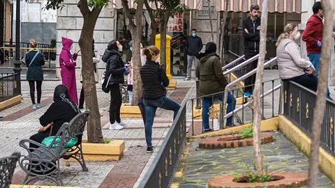 Cola en Correos durante el estado de alarma