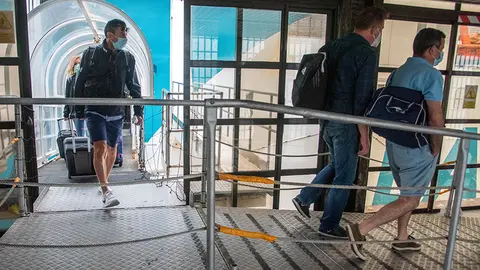 Pasajeros ferry Bale&agrave;ria