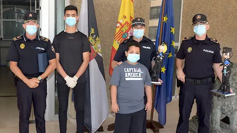 Polic&iacute;a_menores_2