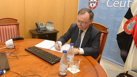 Juan Vivas, en su despacho durante la videoconferencia