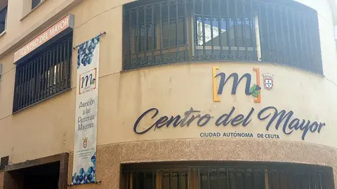Fachada del Centro del Mayor