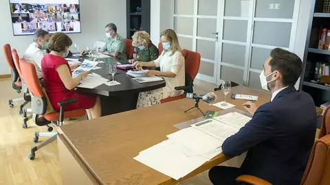 reuni&oacute;n inmigraci&oacute;n