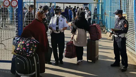 Una mujer marroqu&iacute; vuelve a su pais tras seis meses atrapada en Ceuta por la pandemia