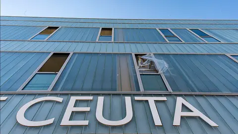 Fachada Hospital HUCE