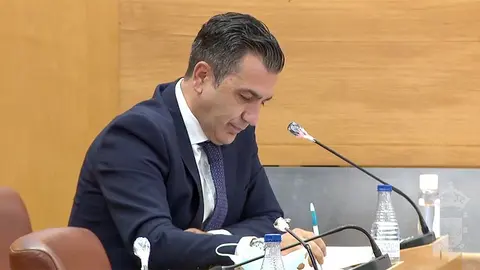 Carlos Rontom&eacute;, durante la sesi&oacute;n plenaria