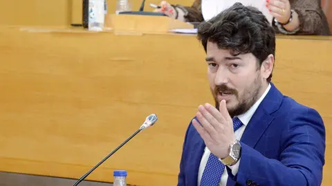 Youssef Mebroud, durante el transcurso de una sesi&oacute;n plenaria