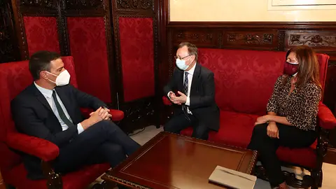 S&aacute;nchez, Vivas y Deu
