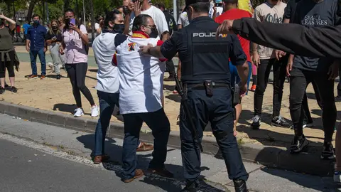 Garc&iacute;a Casta&ntilde;eda tras el intento de ataque al coche oficial del presidente del Gobierno-2