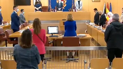 El Pleno de la Asamblea guarda un minuto de silencio en memoria de Jos&eacute; Mar&iacute;a Mas