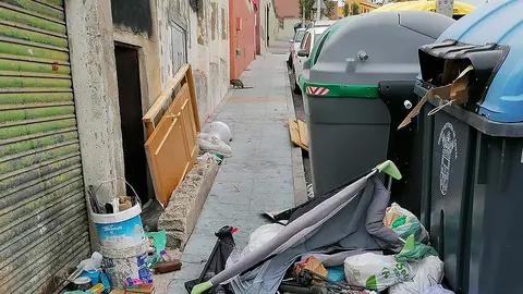 Contenedores basura incivismo