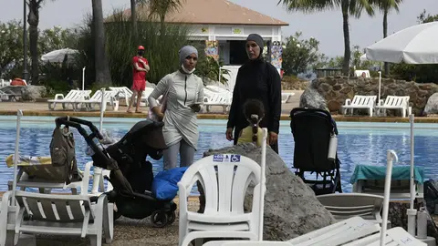 Mujeres con burkini en el Parque
