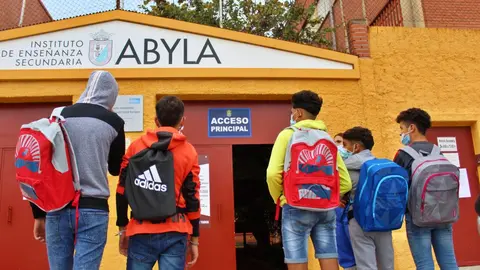 menores escolarizaci&oacute;n abyla