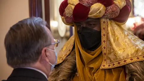 El Presidente Vivas y Baltasar en la Visita de SSMM los Reyes Magos 2021-1