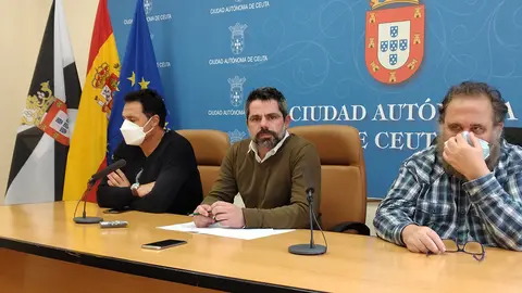 L&oacute;pez, Mart&iacute;nez y Ram&iacute;rez, representantes sindicales de CCOO, CSIF y UGT respectivamente