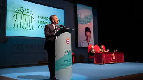 Carlos Rontom&eacute; durante su discurso en la entrega del XVIII Premio Convivencia-1