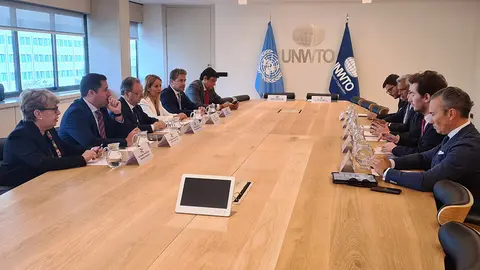 Reuni&oacute;n de la delegaci&oacute;n de Ceuta con la OMT