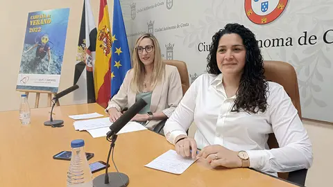 Araceli Garc&iacute;a, gerente del ICD y Lorena Miranda, consejera de Deportes