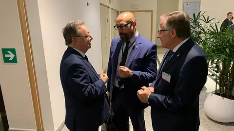 Juan Vivas, Jordi Ca&ntilde;as y Eduardo de Castro