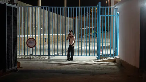 Polic&iacute;a marroqu&iacute; en la frontera de Bab Sebta