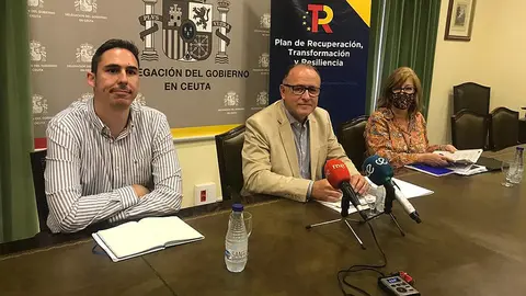 Jos&eacute; Sim&oacute;n, director del SEPE en Ceuta, junto al director general del organismo, Gerardo Guti&eacute;rrez
