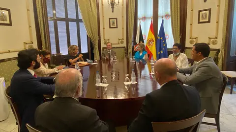 Reuni&oacute;n del Ejecutivo de Vivas con la AEAT