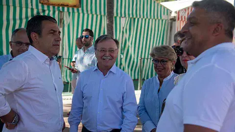 Carlos Rontom&eacute;, Juan Vivas, Carolina P&eacute;rez, Adela Nieto y Yamal Dris, en el recinto ferial