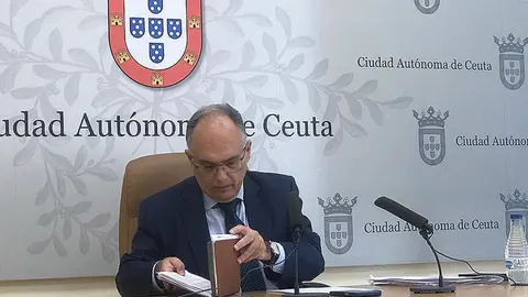 Alberto Gait&aacute;n, en la sala de prensa del Palacio Auton&oacute;mico