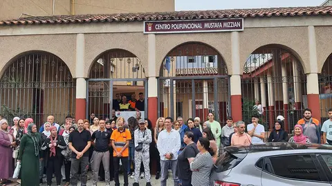Minuto de silencio en la barriada Pr&iacute;ncipe Alfonso