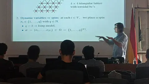 Congreso de Mec&aacute;nica Estad&iacute;stuca y Teor&iacute;a de la Relatividad.jpg en la UGR