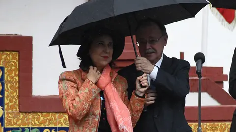 Visita de la ministra de Defensa, Margarita Robles-1-2