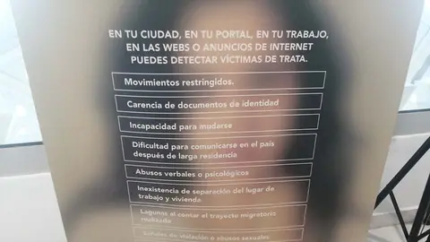 Exposici&oacute;n de Cruz Blanca sobre la trata de mujeres