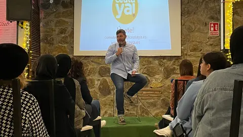 Mohamed Mustafa, durante la presentaci&oacute;n de la campa&ntilde;a 'Ensancha'