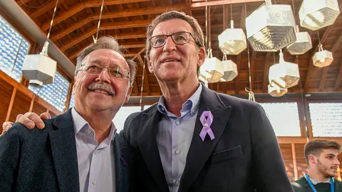 Juan Vivas y Alberto N&uacute;&ntilde;ez Feij&oacute;o en el XIII Congreso PP.