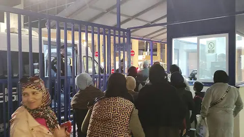 Polic&iacute;a Nacional Frontera Pasaportes Peatones