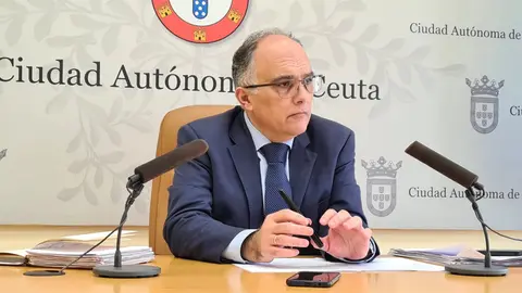  El portavoz del Gobierno y resposanble en materia de Menores, Alberto Gait&aacute;n, durante su comparecencia de este viernes 