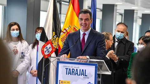 Visita de Pedro S&aacute;nchez al CS Tarajal-33