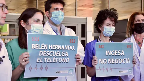 M&eacute;dicos concentraci&oacute;n huelga hospital INGESA